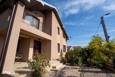 Casă cu 6 camere cu Teren 759 Mp în Central