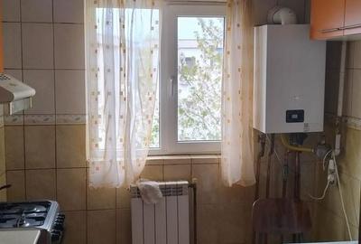Apartament cu 3 camere decomandat în Exterior Vest