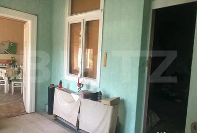 Apartament cu 3 camere semidecomandat în Central