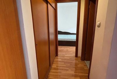 Apartament cu 4 camere decomandat în Micro 4 - 2