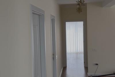 Casă cu 4 camere în Sântandrei