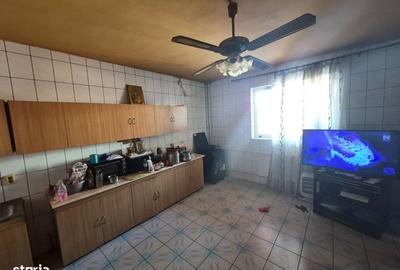 Casă cu 4 camere cu Teren 250 Mp în Colentina