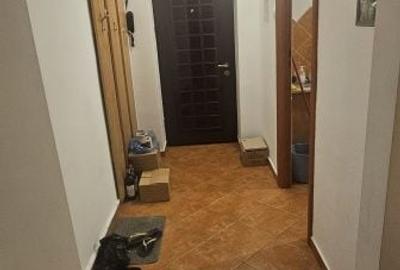 Apartament cu 2 camere semidecomandat, mobilat în Panduri