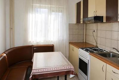 Apartament cu 3 camere decomandat în Calea București - 2