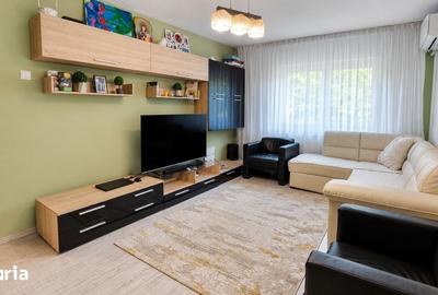 Apartament cu 3 camere decomandat în Nicolina