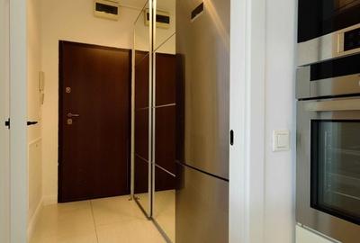 Apartament cu 3 camere semidecomandat în Ciupercenii Noi