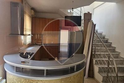 Apartament cu 3 camere în Craiovița Nouă