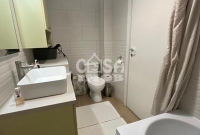 Apartament cu 3 camere decomandat în Sud
