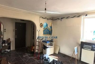 Apartament cu 4 camere decomandat în Dâmbu Pietros - 2
