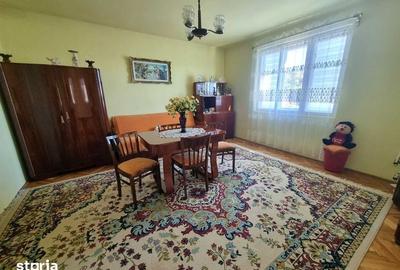Casă cu 4 camere cu Teren 130 Mp în Central