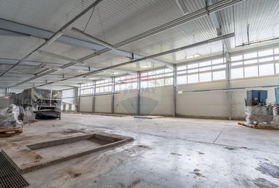 Spațiu comercial, de 1,729 mp, în Luna - 10
