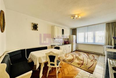 Apartament cu 3 camere decomandat, mobilat în Ștrand