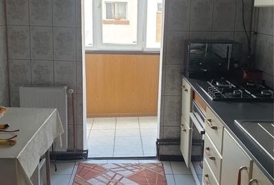 Apartament cu 3 camere decomandat în Central - 2