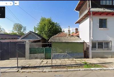 Casă cu Teren 200 Mp în Palas