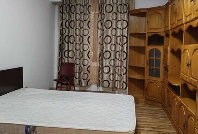 Garsonieră decomandată în Central - 9