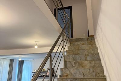 Casă cu 5 camere cu Teren 260 Mp în Bucureștii Noi