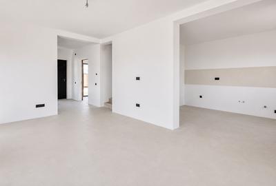 Duplex cu 5 camere cu Canalizare în Moșnița Nouă - 3