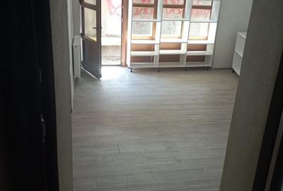 Casă cu 4 camere în Central - 7