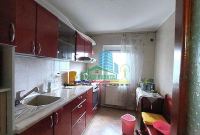 Apartament cu 3 camere decomandat în Sud