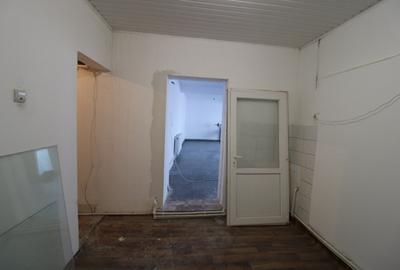 Spațiu comercial, de 100 mp, în Port - 7