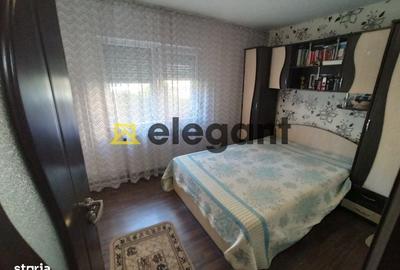 Apartament cu 3 camere decomandat în Rovine