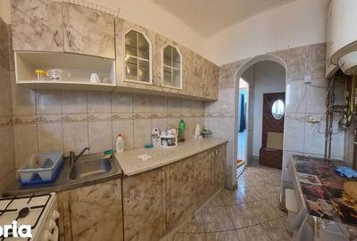 Casă cu 6 camere cu Garaj în Tractorul - 10