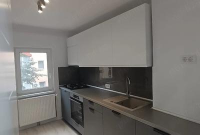 Apartament cu 3 camere semidecomandat în Central - 4