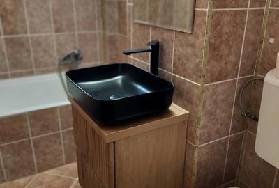 Apartament cu 3 camere decomandat în 1 Mai
