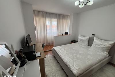 Apartament cu 3 camere în Micro 16 - 17