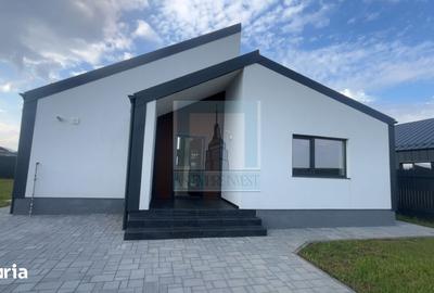 Casă cu 3 camere cu Teren 554 Mp în Central