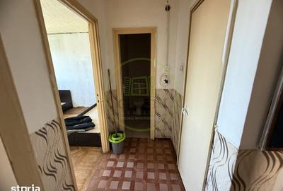Apartament cu 4 camere semidecomandat în Calea București - 1