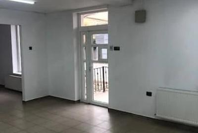 Spațiu comercial, de 48 mp, în Central