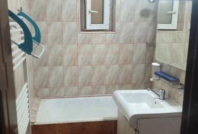 Apartament cu 2 camere decomandat în Micro 39