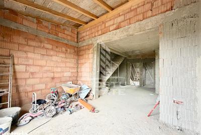 Casă cu 4 camere cu Teren 370 Mp în Tipografilor - 1