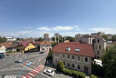 Apartament cu 2 camere decomandat în Centrul Istoric