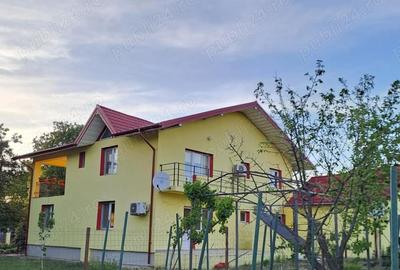 Casă cu 5 camere în Exterior Vest - 1