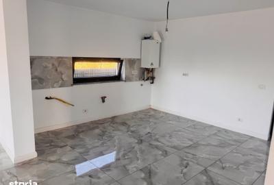 Casă cu 3 camere cu Teren 500 Mp în Hemeiuș