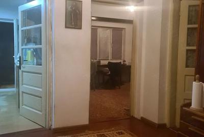 Casă cu 5 camere cu Teren 800 Mp în Central