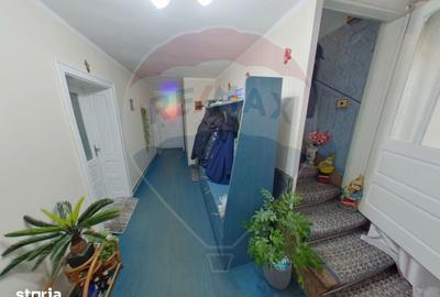 Casă cu 6 camere cu Teren 551 Mp în Central - 1