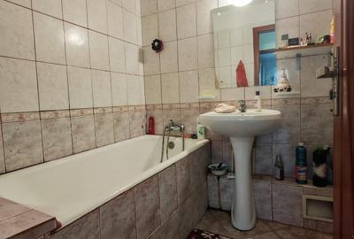 Apartament cu 2 camere decomandat în Rahova