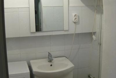 Garsonieră decomandată în Unirii