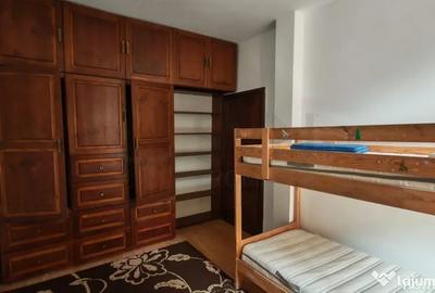 Apartament cu 4 camere semidecomandat în Domenii