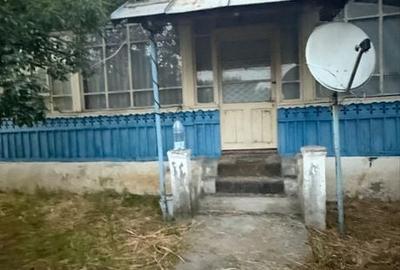 Casă cu 3 camere în Dobroteasa