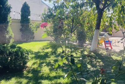 Casă cu 4 camere în Exterior Vest