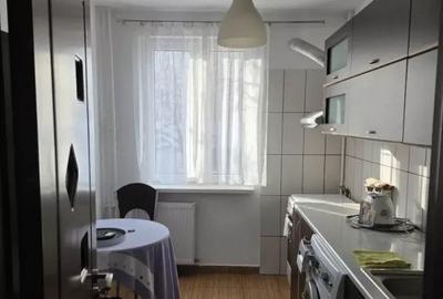 Apartament cu 2 camere semidecomandat, mobilat în Pajura