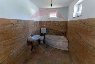 Casă individuală cu 4 camere cu Canalizare în Central - 15