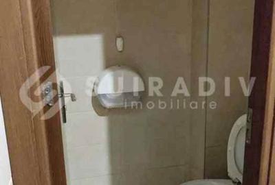 Spațiu comercial, de 76 mp, în Central