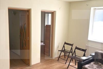 Apartament cu 3 camere semidecomandat, mobilat în Dorohoi