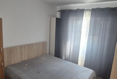 Apartament cu 3 camere decomandat în Alexandru cel Bun