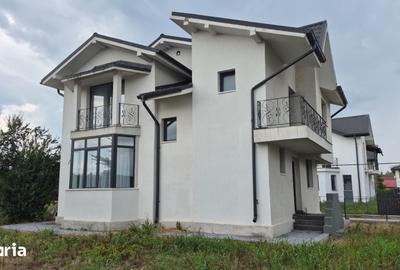 Casă cu 4 camere cu Teren 360 Mp în Snagov